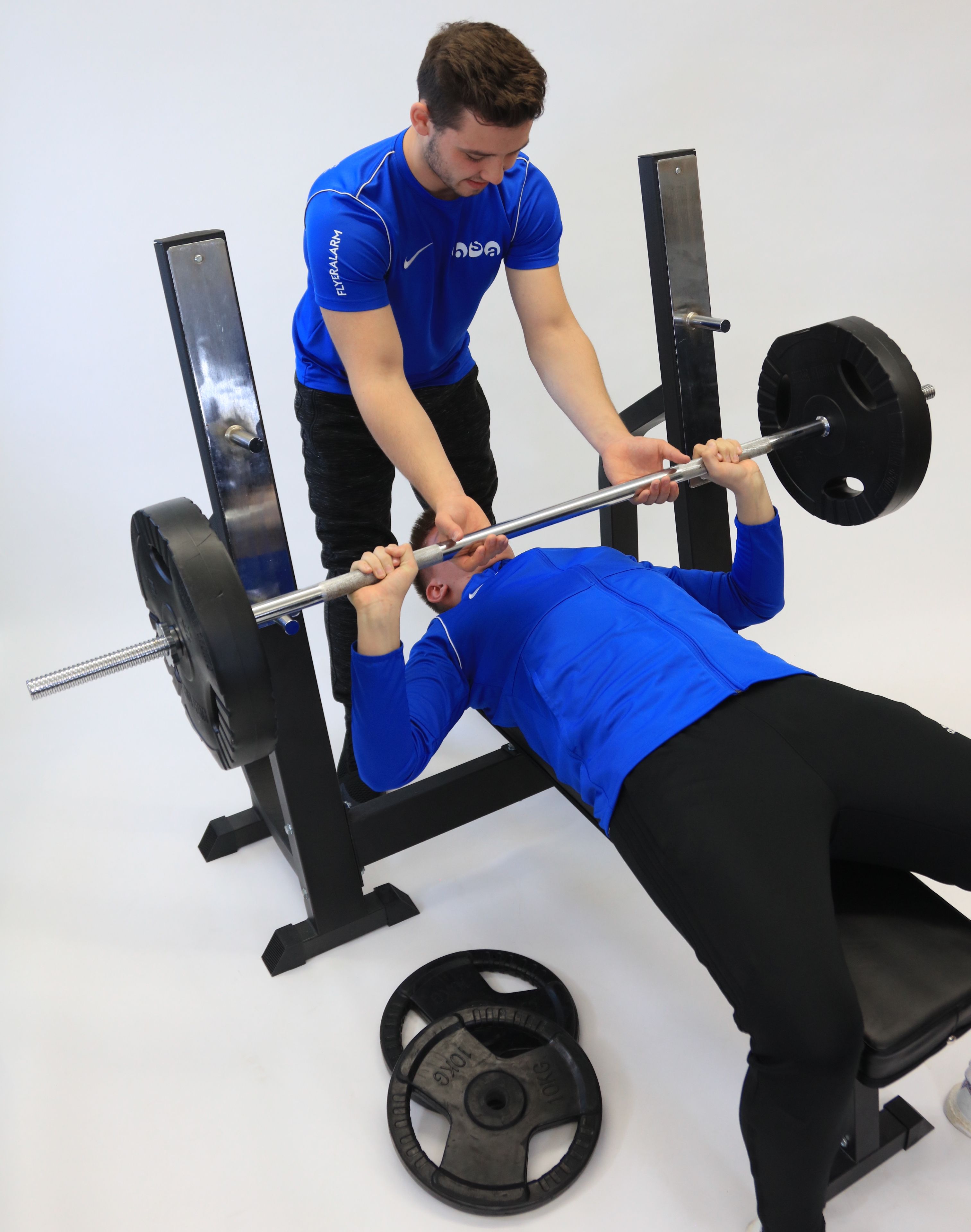 indoor traiining fitnessraum 